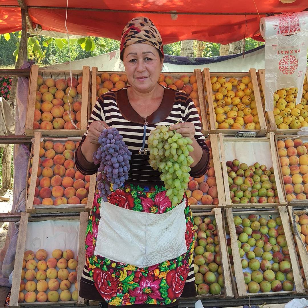 Изобилие свежих фруктов